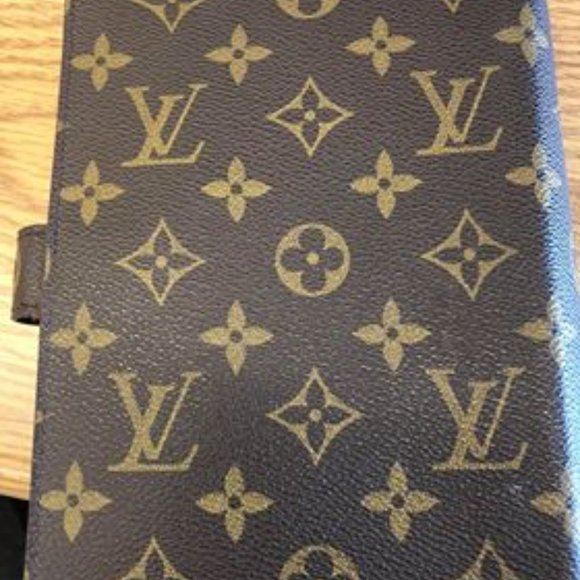 AUTHENTIC LOUIS VUITTON MEDIUM RING AGENDA COVER - Picture 13 of 16